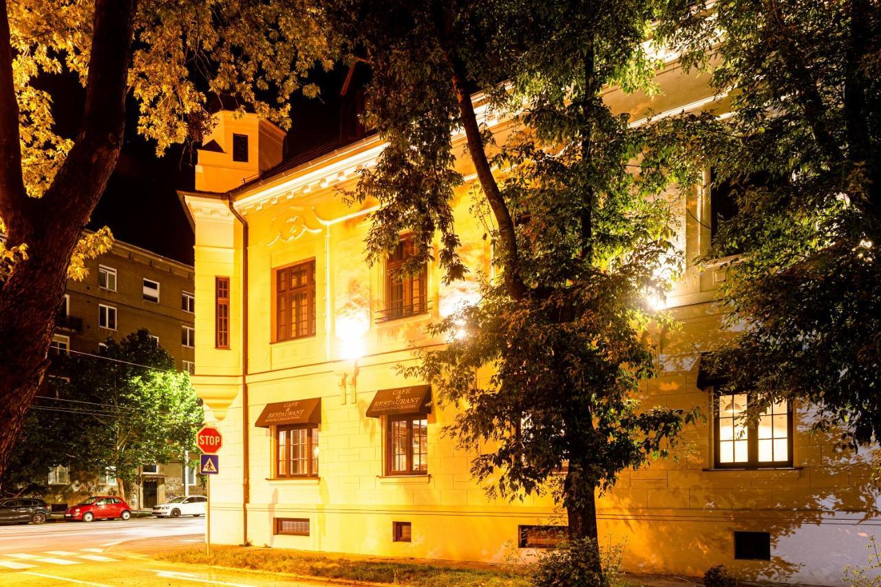 Hotel Michael'S Palace Košice Buitenkant foto